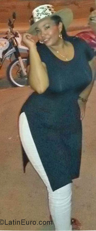 Date this hot Colombia girl Norys Bellido from Medellin CO21622