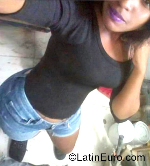 Date this cute Dominican Republic girl Mariel from Santo Domingo DO29167