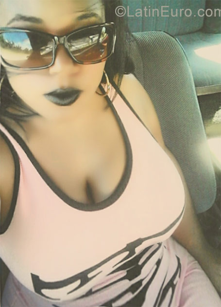 Date this lovely Dominican Republic girl Yidelkys from Santiago DO29214