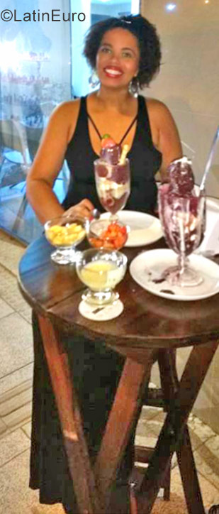 Date this hard body Brazil girl Maria from Vila Velha BR10095