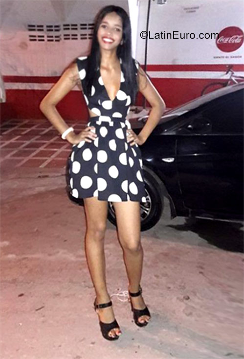 Date this tall Colombia girl Kelly from Barranquilla CO23314