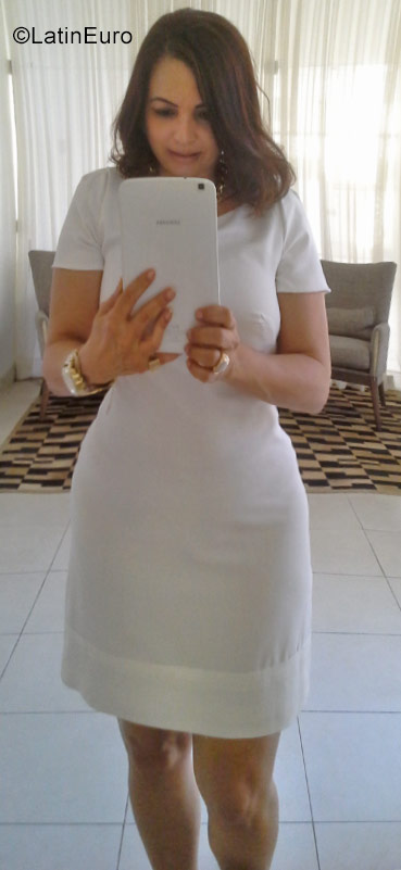 Date this voluptuous Brazil girl Katia from Salvador BR10109