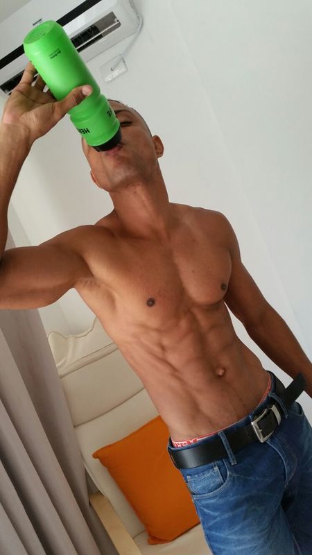 Date this athletic Dominican Republic man Yunior from Santiago DO29375