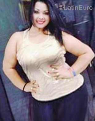 Date this sultry Dominican Republic girl Amanda from Santo Domingo DO29435