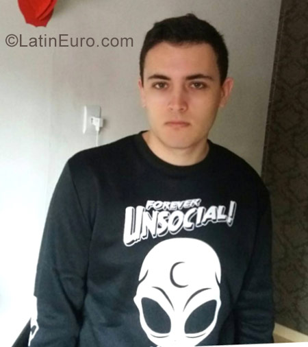 Date this charming Brazil man Lucas from Ponta Grossa BR10125