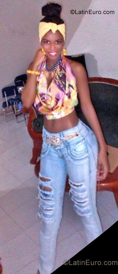 Date this attractive Colombia girl Liza from Cali CO21937