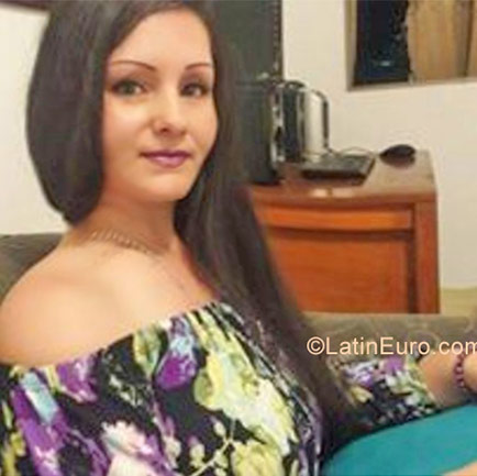 Date this happy Colombia girl Esperanza from Cali CO21942