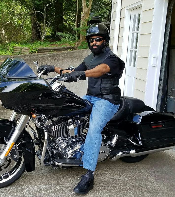 Date this athletic United States man Big from Lawrenceville US18329