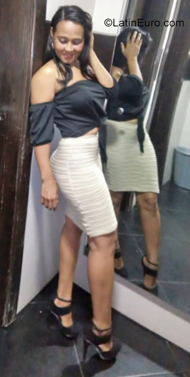 Date this young Dominican Republic girl Isabel from Santiago DO29614