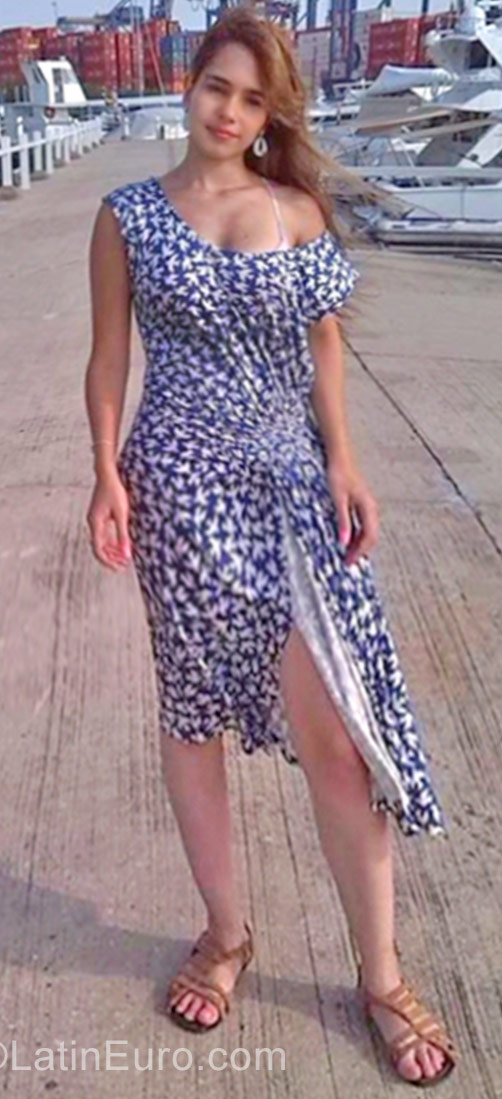 Date this cute Colombia girl Marisol from Medellin CO22000