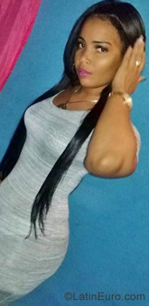 Date this hot Dominican Republic girl Kenny from Santo Domingo DO29698