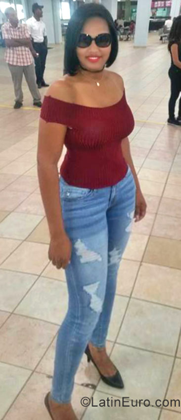 Date this sensual Dominican Republic girl ROSA MARIA from Santo Domino DO29707