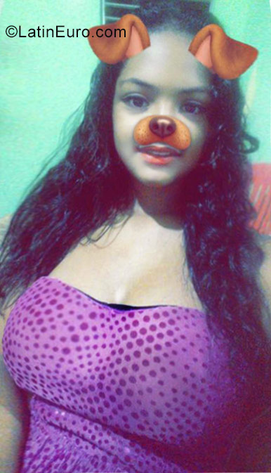 Date this charming Dominican Republic girl Emely from Santiago DO29713