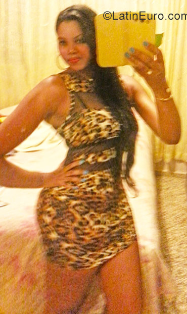 Date this delightful Dominican Republic girl Esmeralda from Santo Domingo DO29790