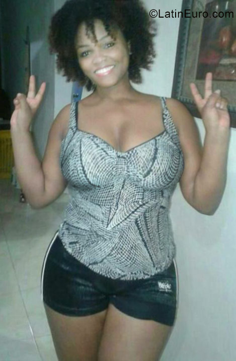 Date this gorgeous Dominican Republic girl Juana from Santo Domingo DO29820