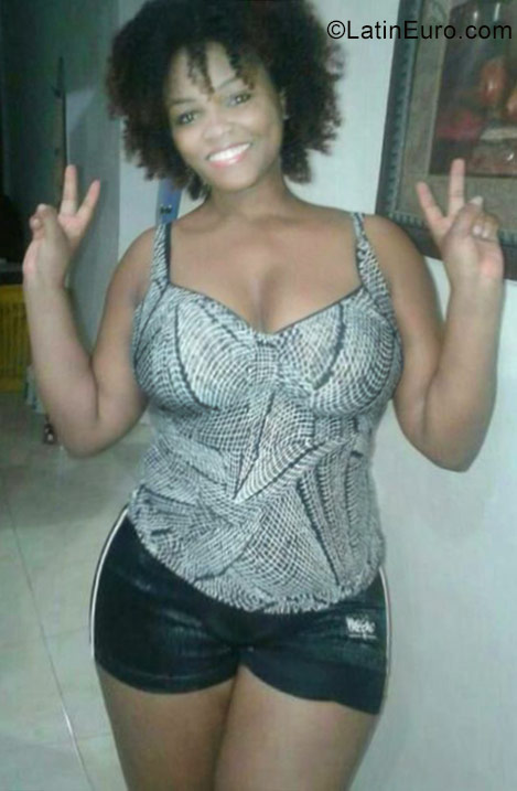 Date this voluptuous Dominican Republic girl Juana from Santo Domingo DO29820