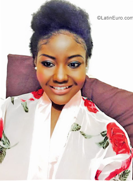 Date this lovely Senegal girl Precious from Dakar SN233