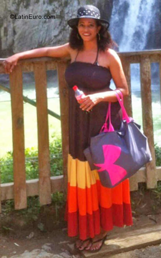 Date this tall Dominican Republic girl Mara from Santo Domingo DO29966