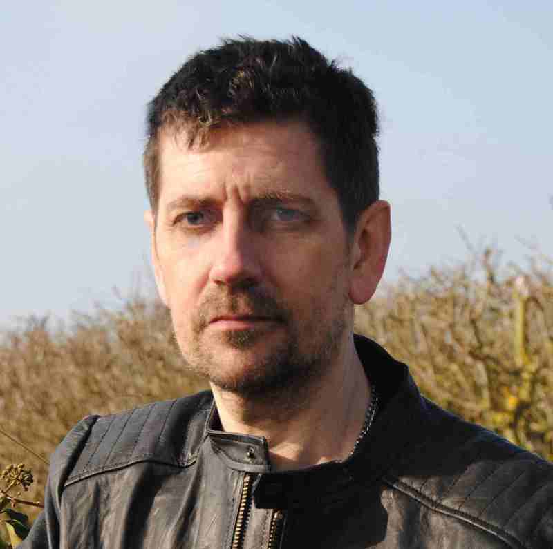 Date this passionate United Kingdom man Paul from Birmingham GB923