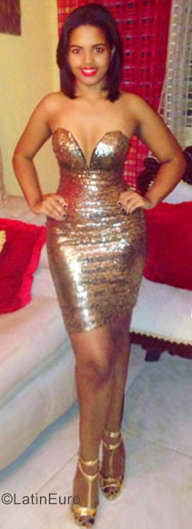 Date this foxy Dominican Republic girl Jennifer from Santo Domingo DO30011