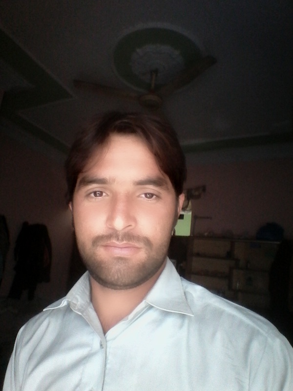 Date this tall Pakistan man Shahzad from Multan PK120