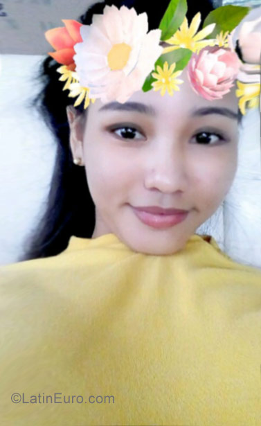 Date this attractive Philippines girl Laica from Tacloban City PH979