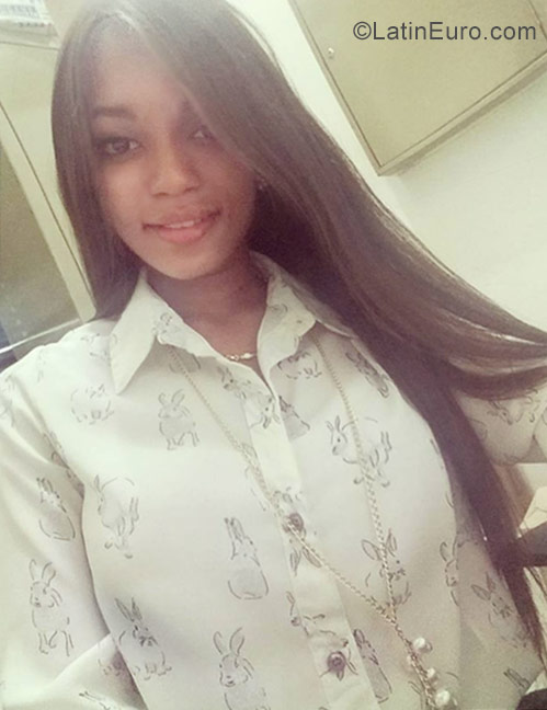 Date this exotic Dominican Republic girl Arlene from Santo Domingo DO31549