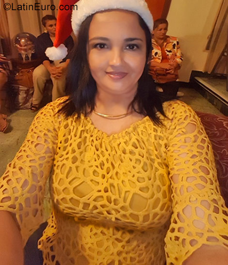 Date this funny Honduras girl Yesenia from La Ceiba HN2358