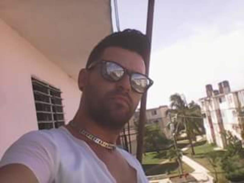 Date this beautiful Cuba man Alberto Aguirre from Camag&uuml;ey CU108
