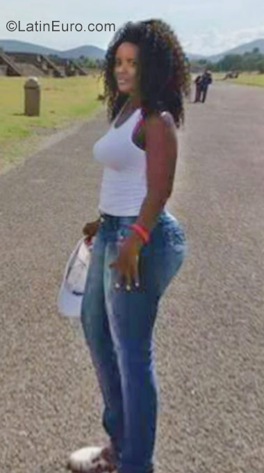 Date this exotic Colombia girl Rubi from Cali CO22346