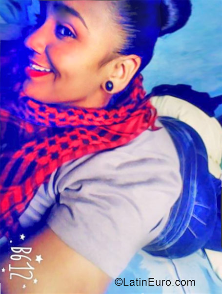 Date this sensual Venezuela girl Alejandra from Caracas VE948