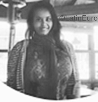 Date this passionate Burkina Faso girl Mqrifuk from  BR10297