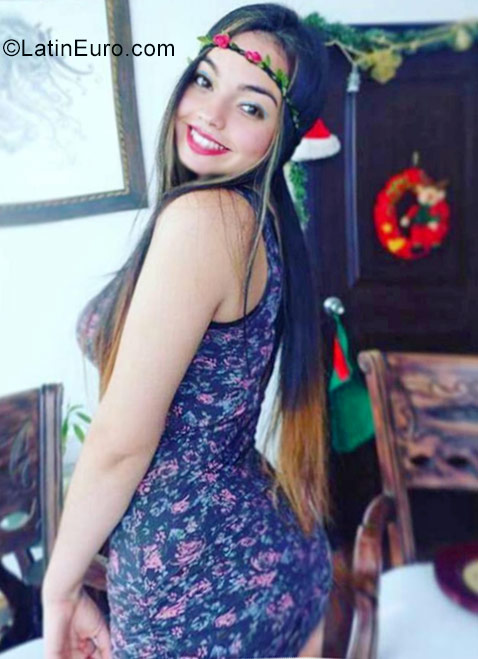 Date this young Colombia girl Valentina from Medellin CO22369