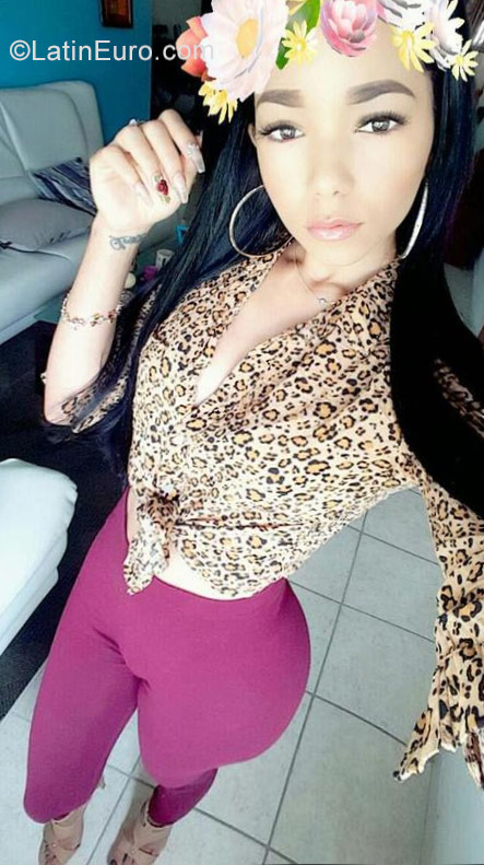Date this fun Dominican Republic girl Maira from Santiago DO30385