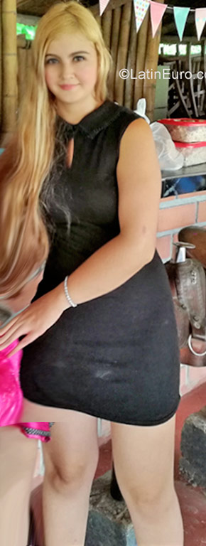 Date this gorgeous Colombia girl Jessica from Manizales CO22407