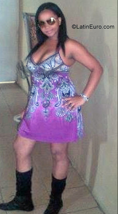 Date this gorgeous Venezuela girl Rosa from Caracas VE970