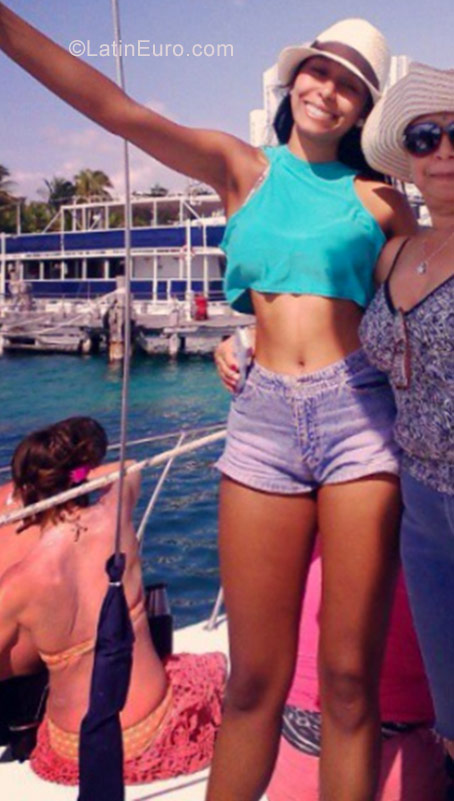 Date this funny Venezuela girl Irina Zenir from Arenilla VE972