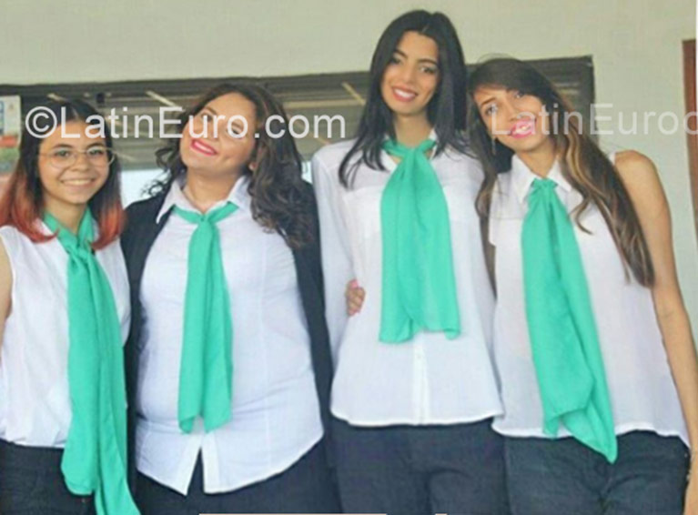 Date this georgeous Venezuela girl Solangel from Maracaibo VE991