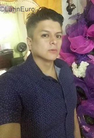 Date this sultry Colombia man Nelson from Medellin CO22476