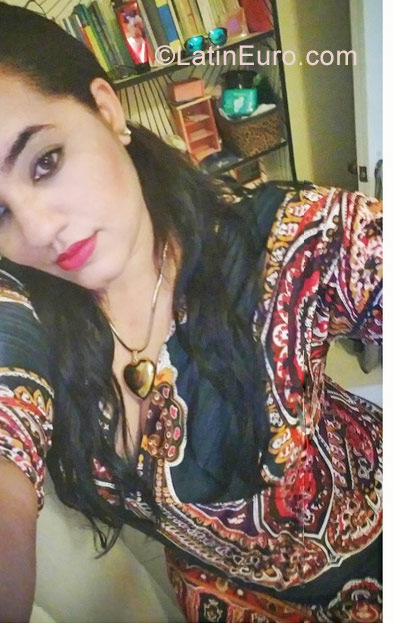 Date this georgeous Dominican Republic girl Gimi from Santo Domingo DO30456