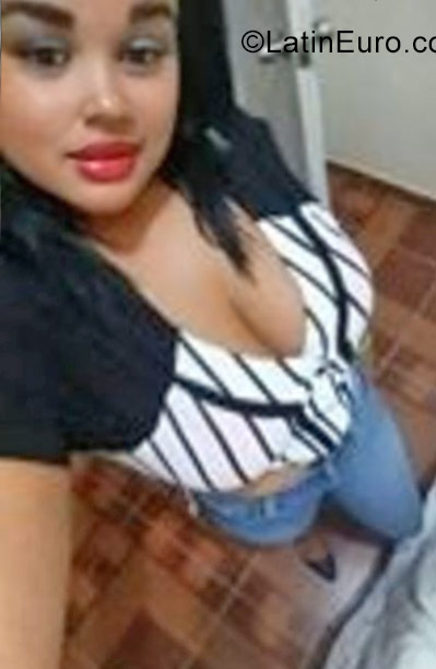 Date this pretty Dominican Republic girl Angelica from Santiago DO30473