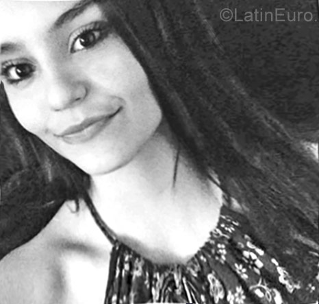 Date this young Venezuela girl Maru from Maracaibo VE1014