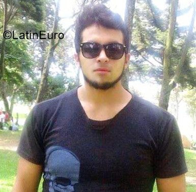 Date this foxy Colombia man Alejandro from Bogota CO22565