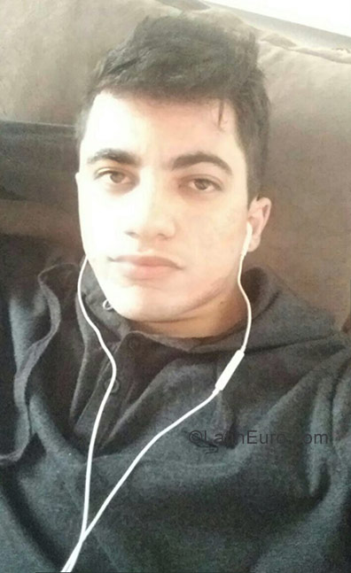 Date this georgeous Brazil man Edgar from Curitiba BR10327