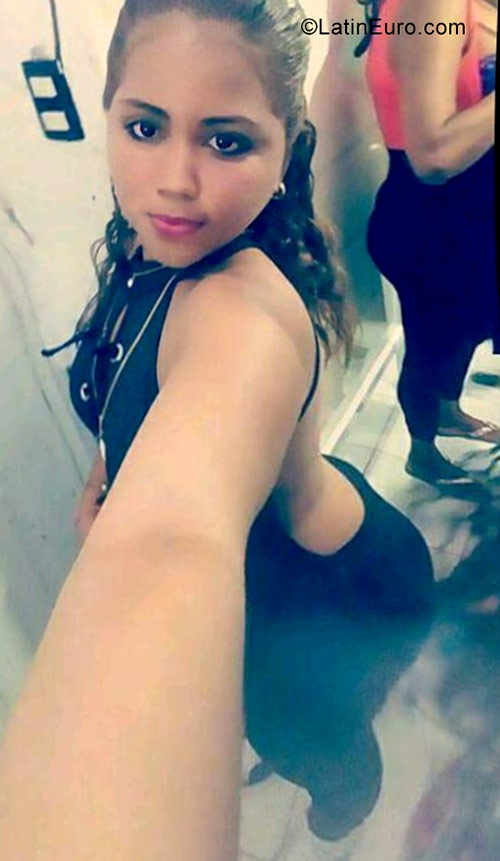 Date this sensual Dominican Republic girl Marbelis from Santiago DO30543