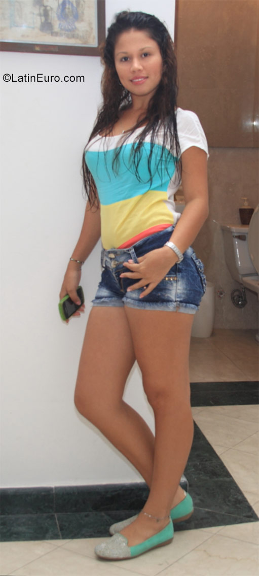 Date this exotic Colombia girl Sandra from  CO22602