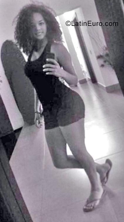 Date this fun Dominican Republic girl Ana - divina from Santo Domingo DO30566