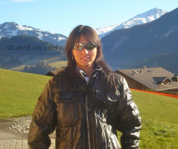 Date this sultry Colombia girl Claudia from Bucaramanga CO22643