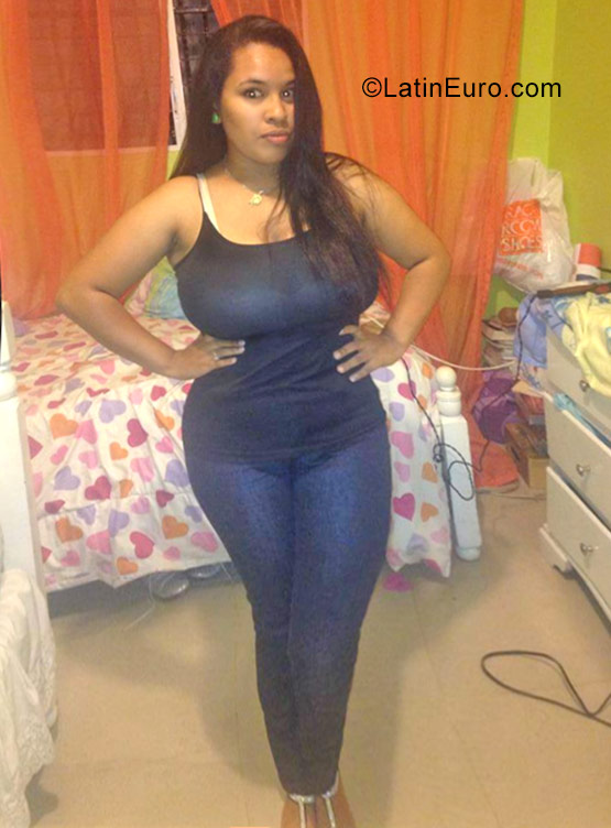 Date this charming Dominican Republic girl Carmin from Moca DO30599