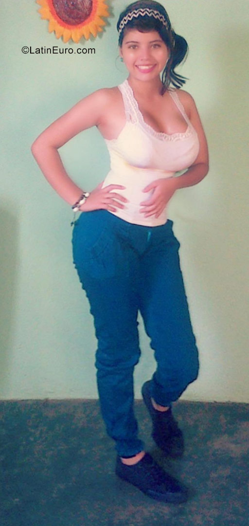 Date this tall Venezuela girl Gonely from El Tigre VE1052